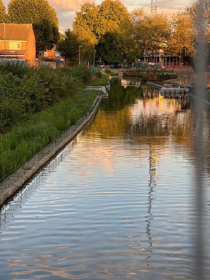 Mona'S Home Dagenham Zewnętrze zdjęcie